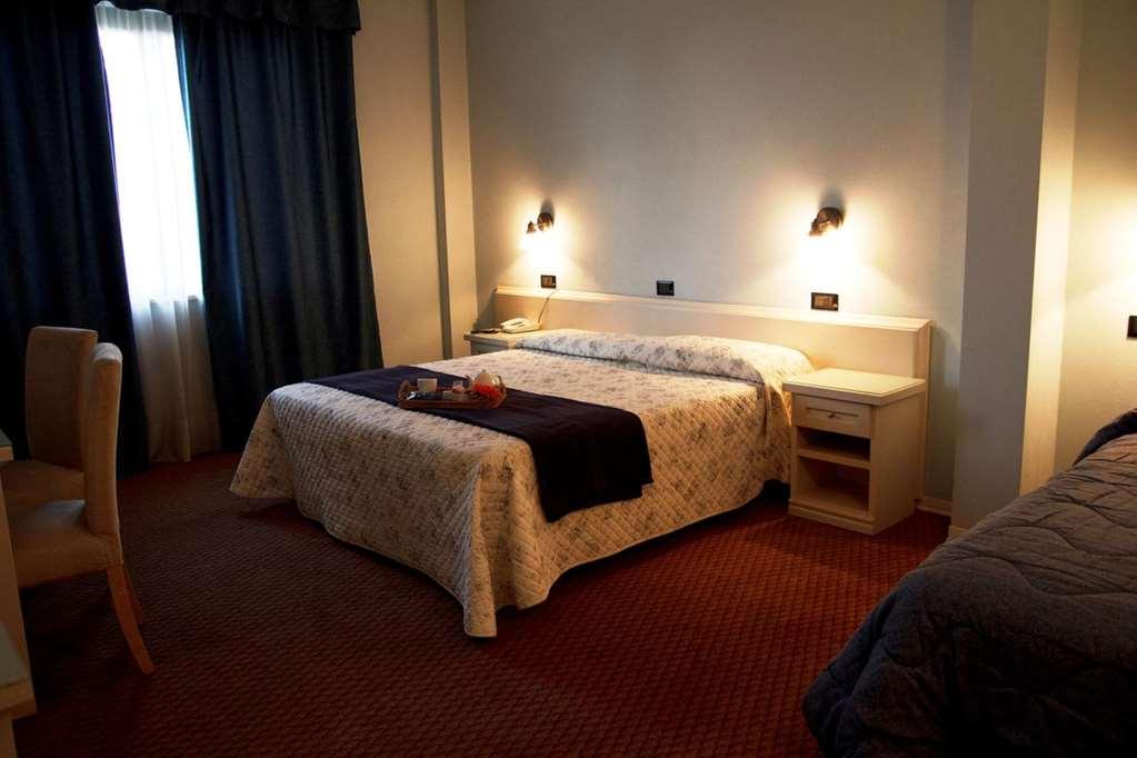 Il Grifo Hotel E Bisteccheria Toscana Montepulciano Stazione Chambre photo