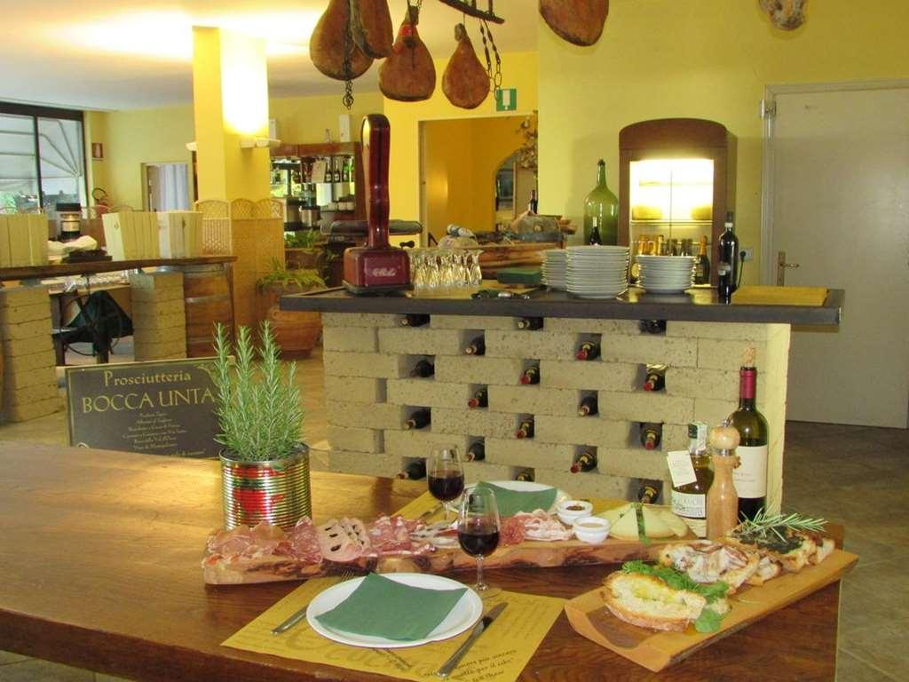 Il Grifo Hotel E Bisteccheria Toscana Montepulciano Stazione Restaurant photo