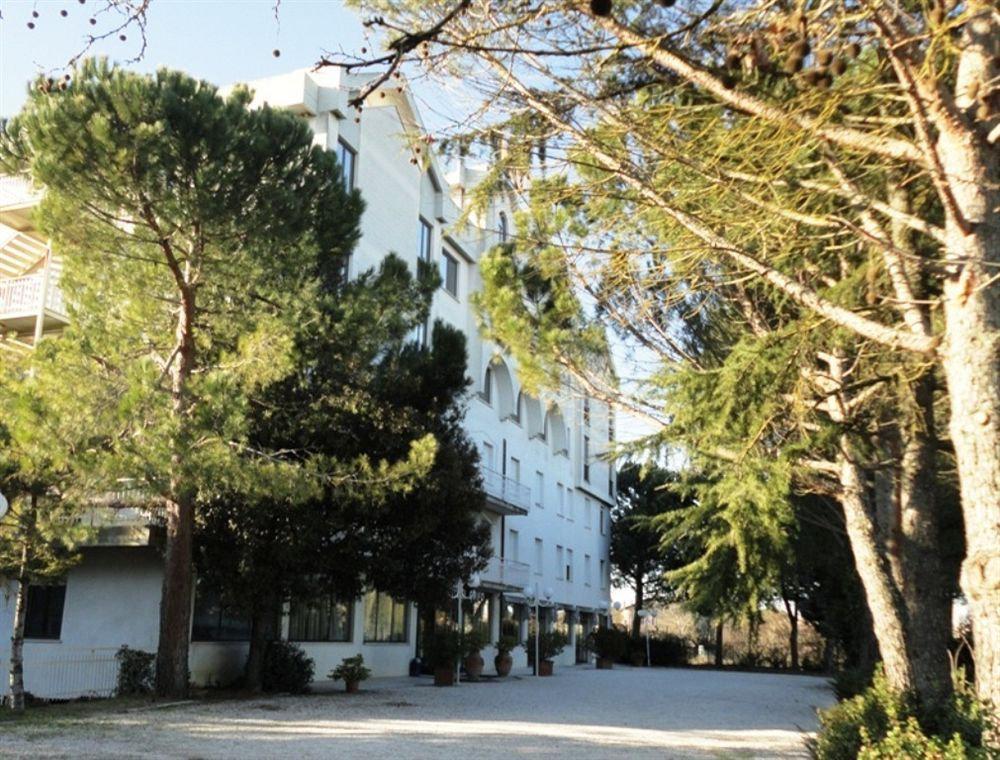 Il Grifo Hotel E Bisteccheria Toscana Montepulciano Stazione Extérieur photo