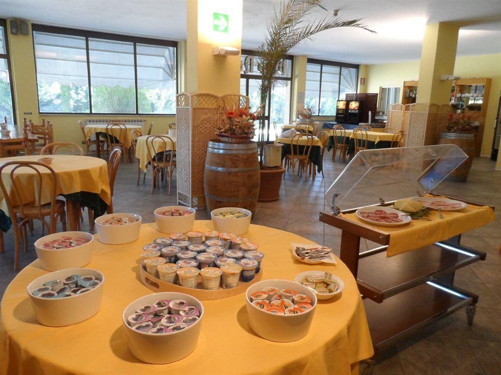 Il Grifo Hotel E Bisteccheria Toscana Montepulciano Stazione Extérieur photo