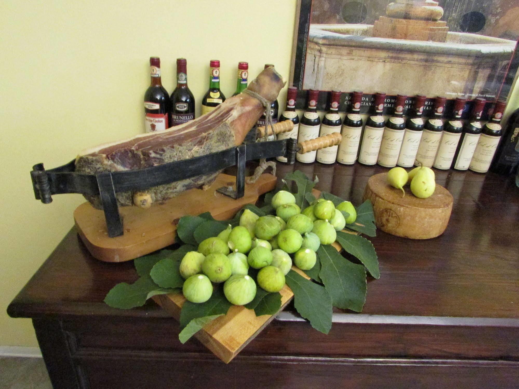 Il Grifo Hotel E Bisteccheria Toscana Montepulciano Stazione Extérieur photo