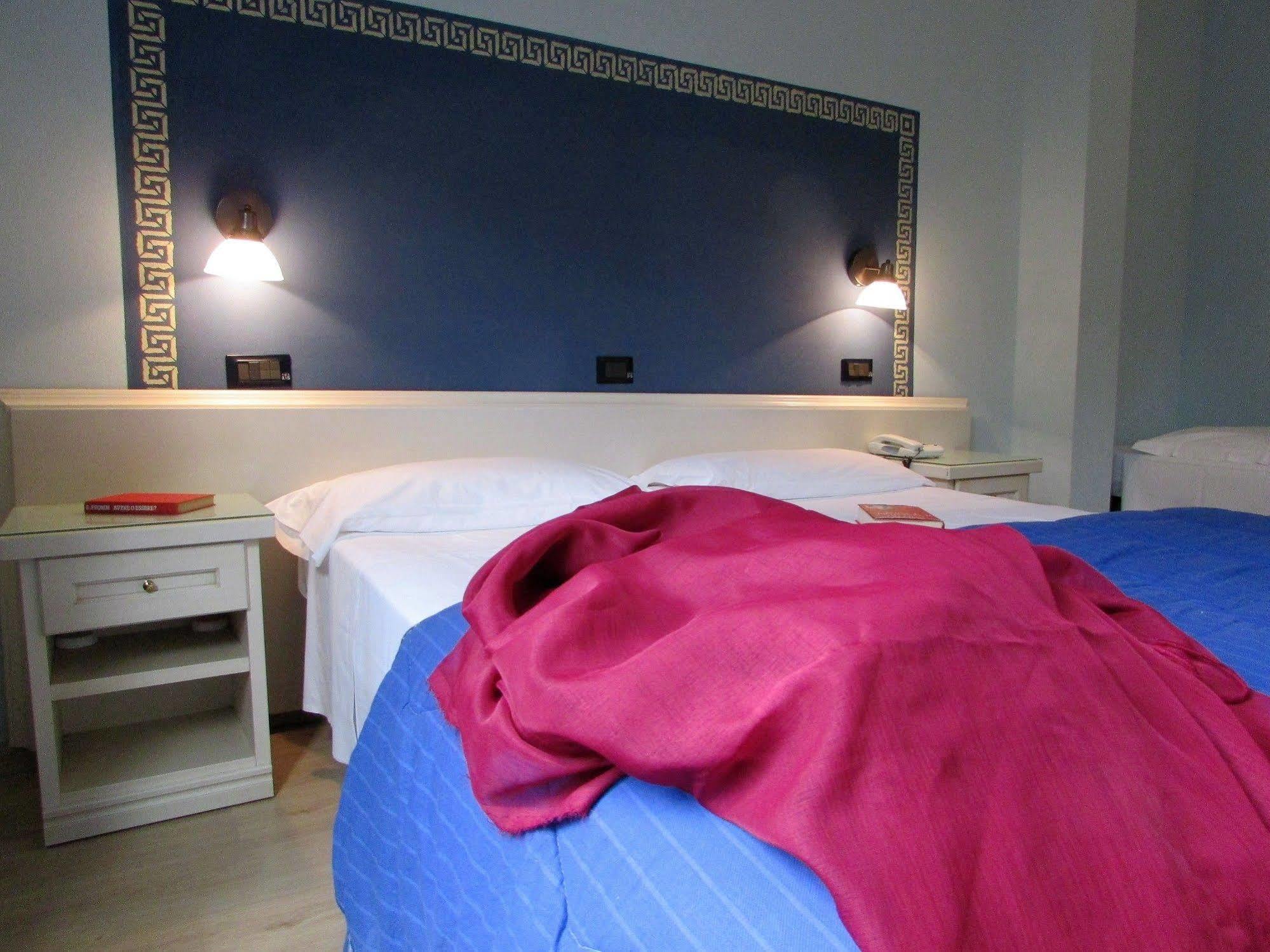 Il Grifo Hotel E Bisteccheria Toscana Montepulciano Stazione Extérieur photo